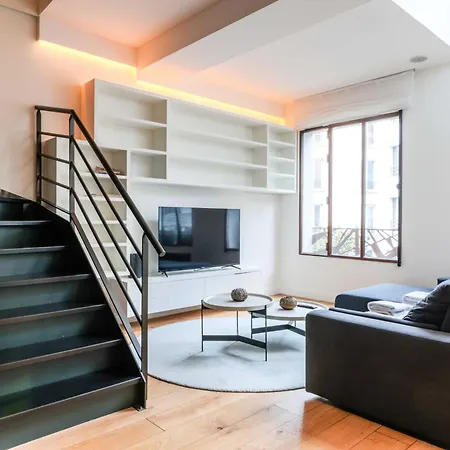 Chic Duplex Loft In Trendy Bastille Apartment